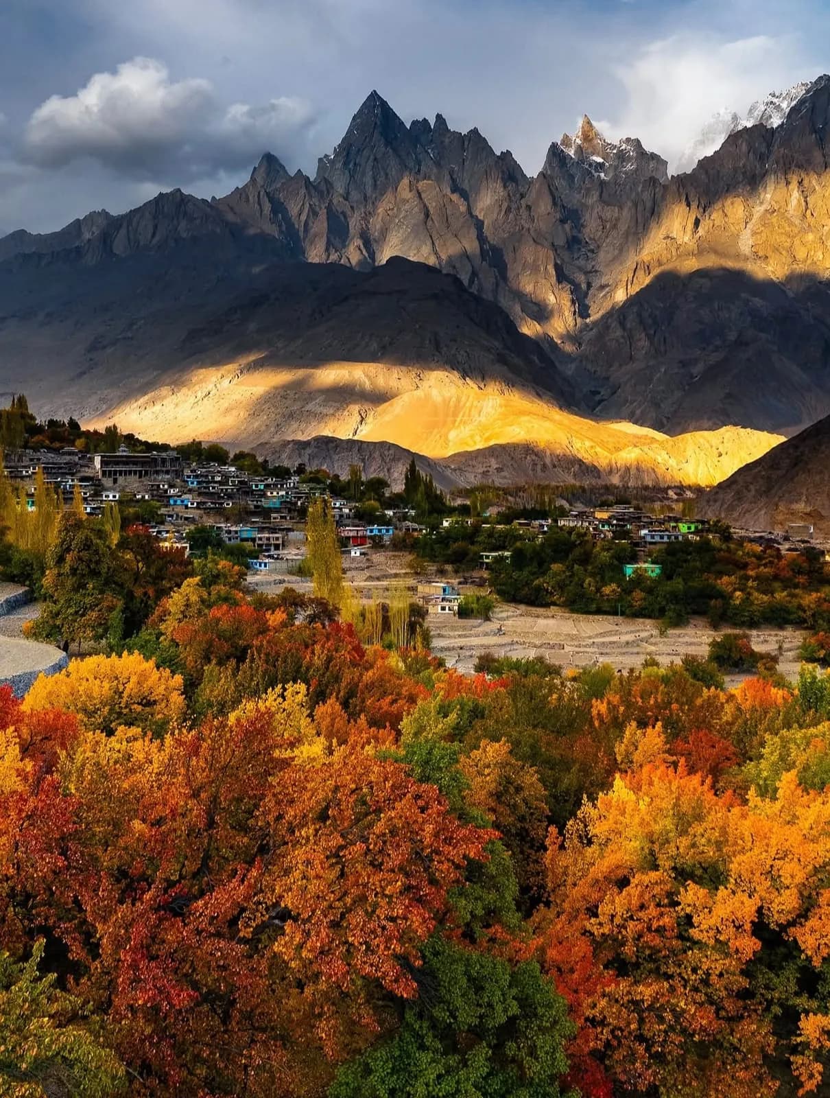 Machulu La Trek and K2 viewpoint landscape