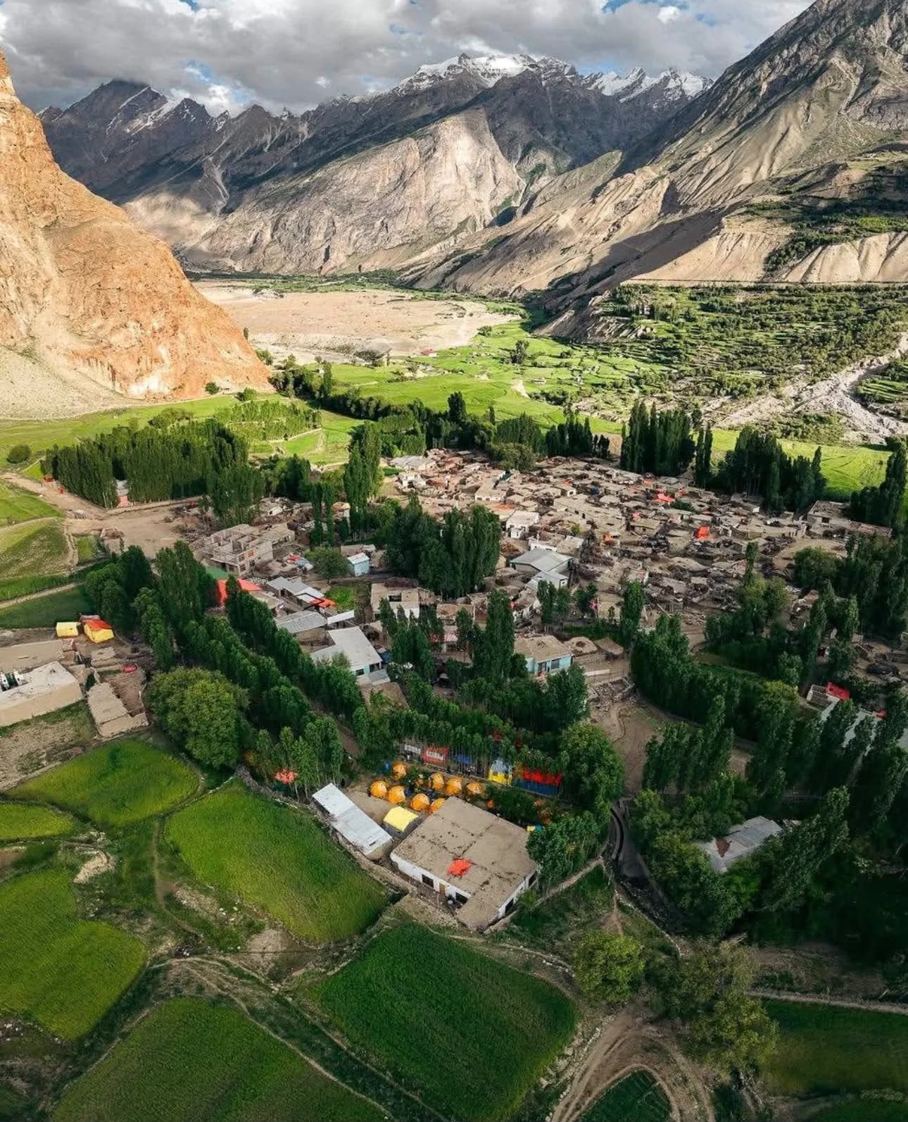 Local encounters during Hunza & Khunjerab Pass Tour