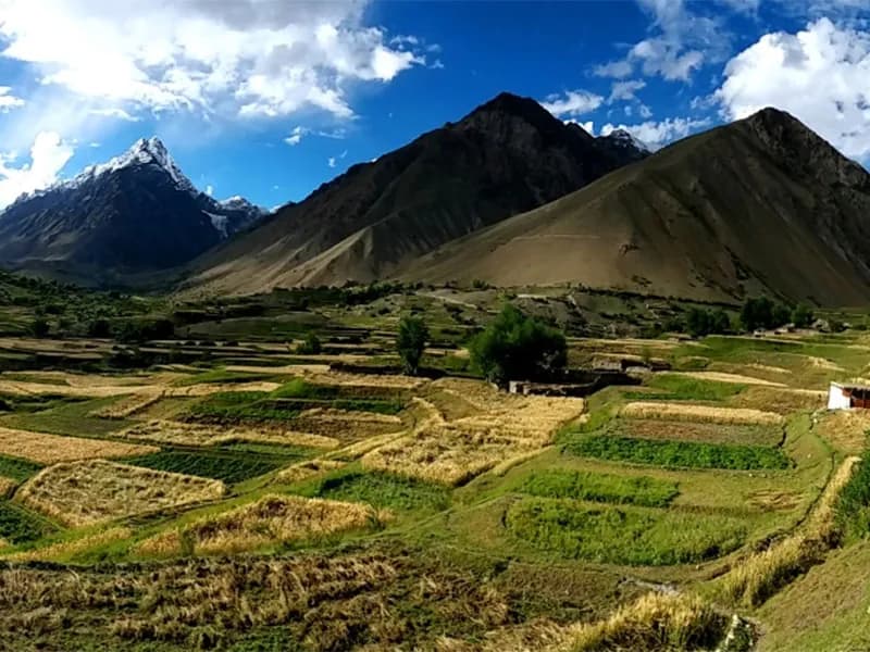 Camp life during Thalay La Trek